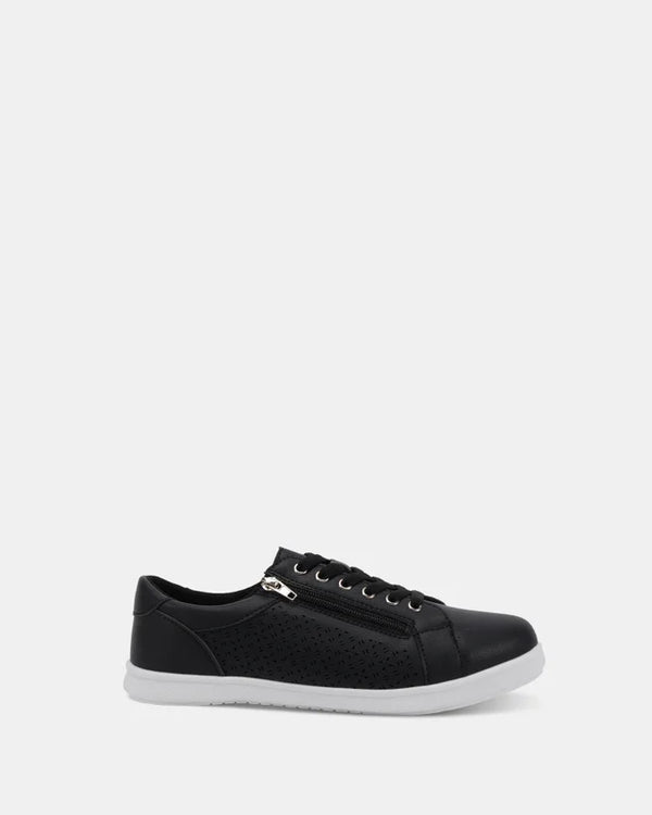 Liora Sneaker
