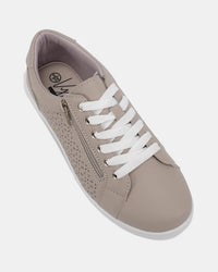 Liora Sneaker