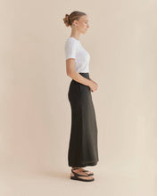 Load image into Gallery viewer, Mabel Linen Skirt - Black: Black / 6
