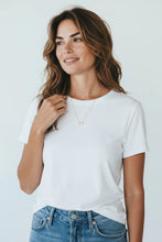 Load image into Gallery viewer, Short Rose Gold Circle Crystal Necklace