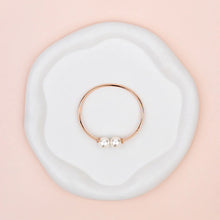 Load image into Gallery viewer, Rose gold-plated Bangle with Pearls