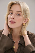 Load image into Gallery viewer, Trio Pearl Layered Earring