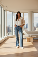 Load image into Gallery viewer, Long Flare leg Jeans