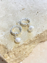 Load image into Gallery viewer, Vintage Pearl Drop Silver